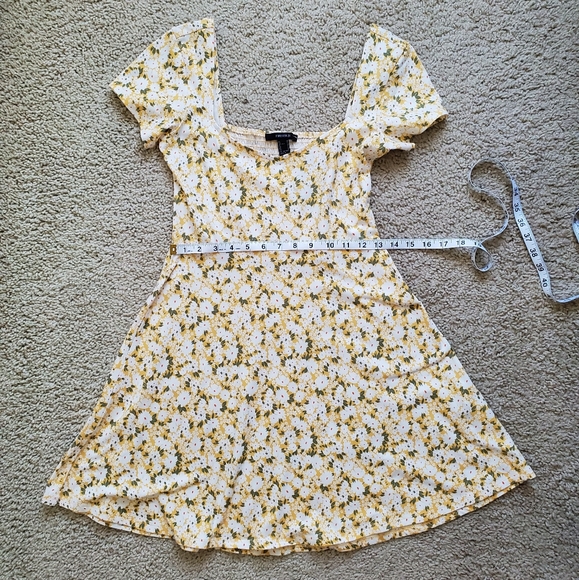 Forever 21 Floral Skater Dress - Picture 5 of 6